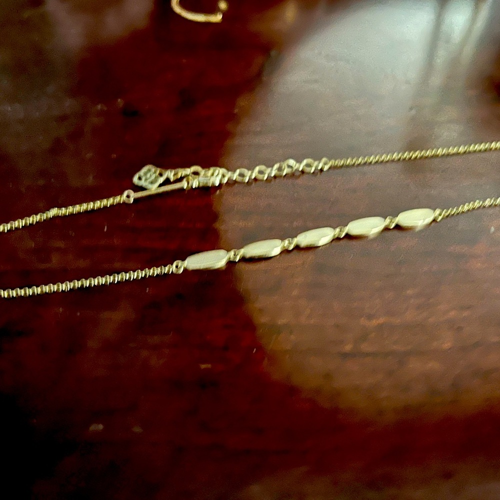 Kendra Scott gold necklace